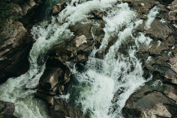 Comment organiser une visite des plages de sable noir en Islande?